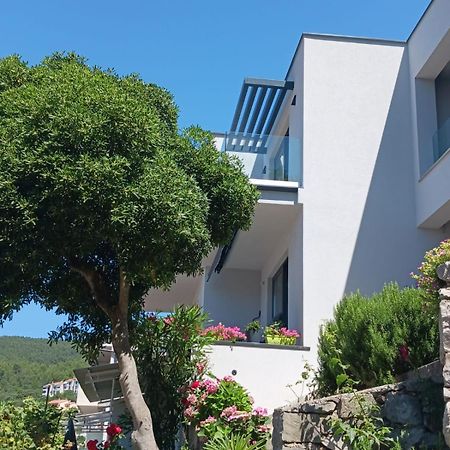 Apartment Mirella 2 Rabac Bagian luar foto