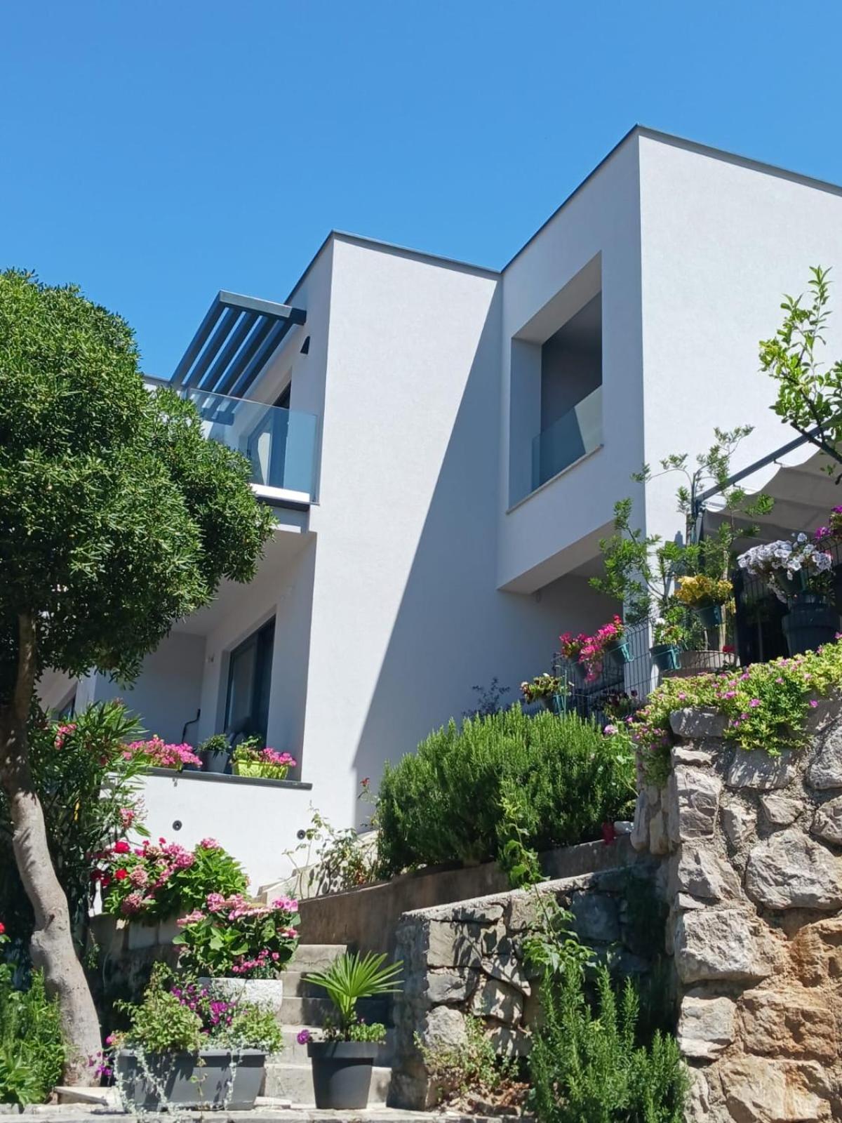 Apartment Mirella 2 Rabac Bagian luar foto