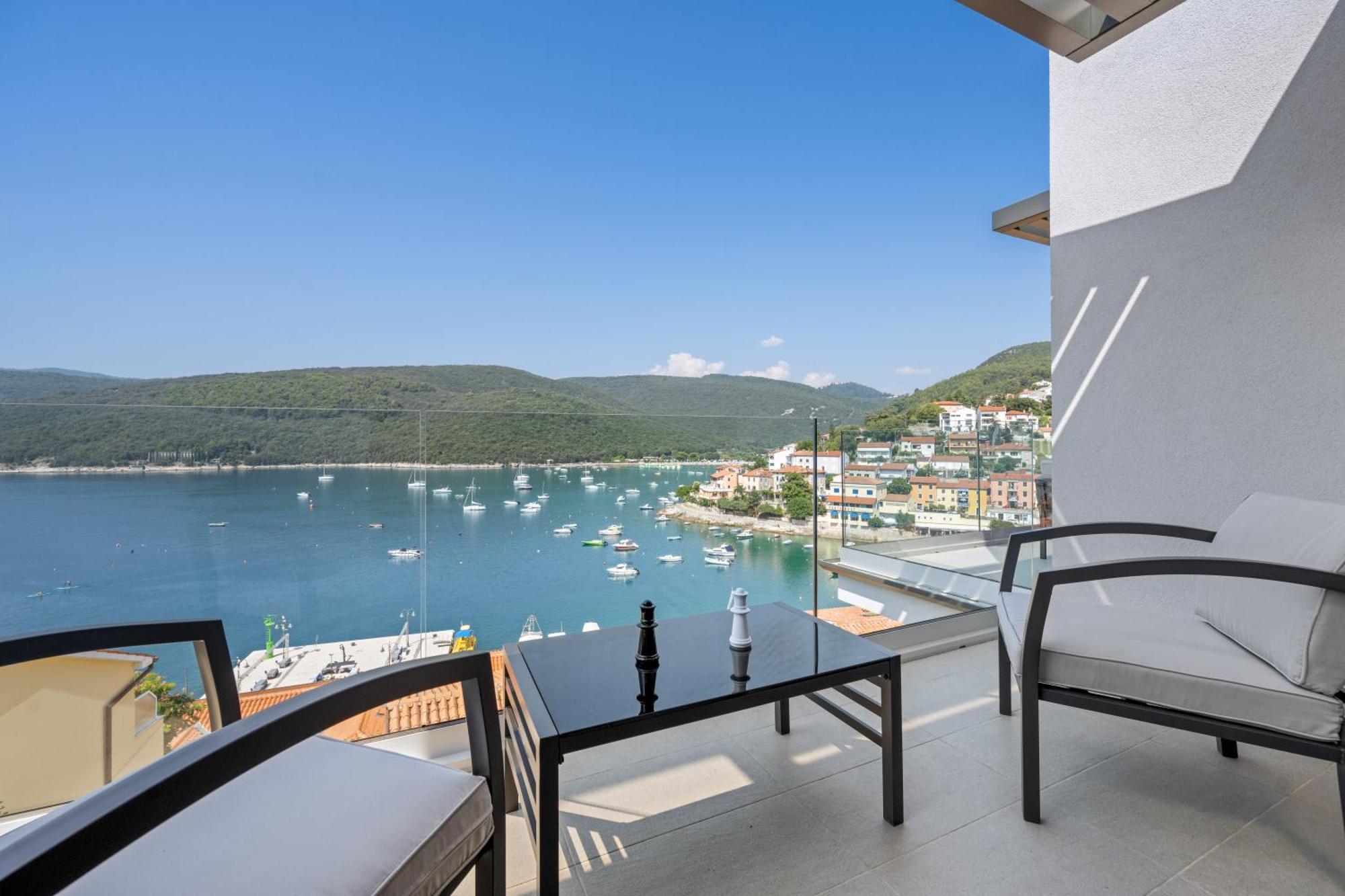 Apartment Mirella 2 Rabac Bagian luar foto