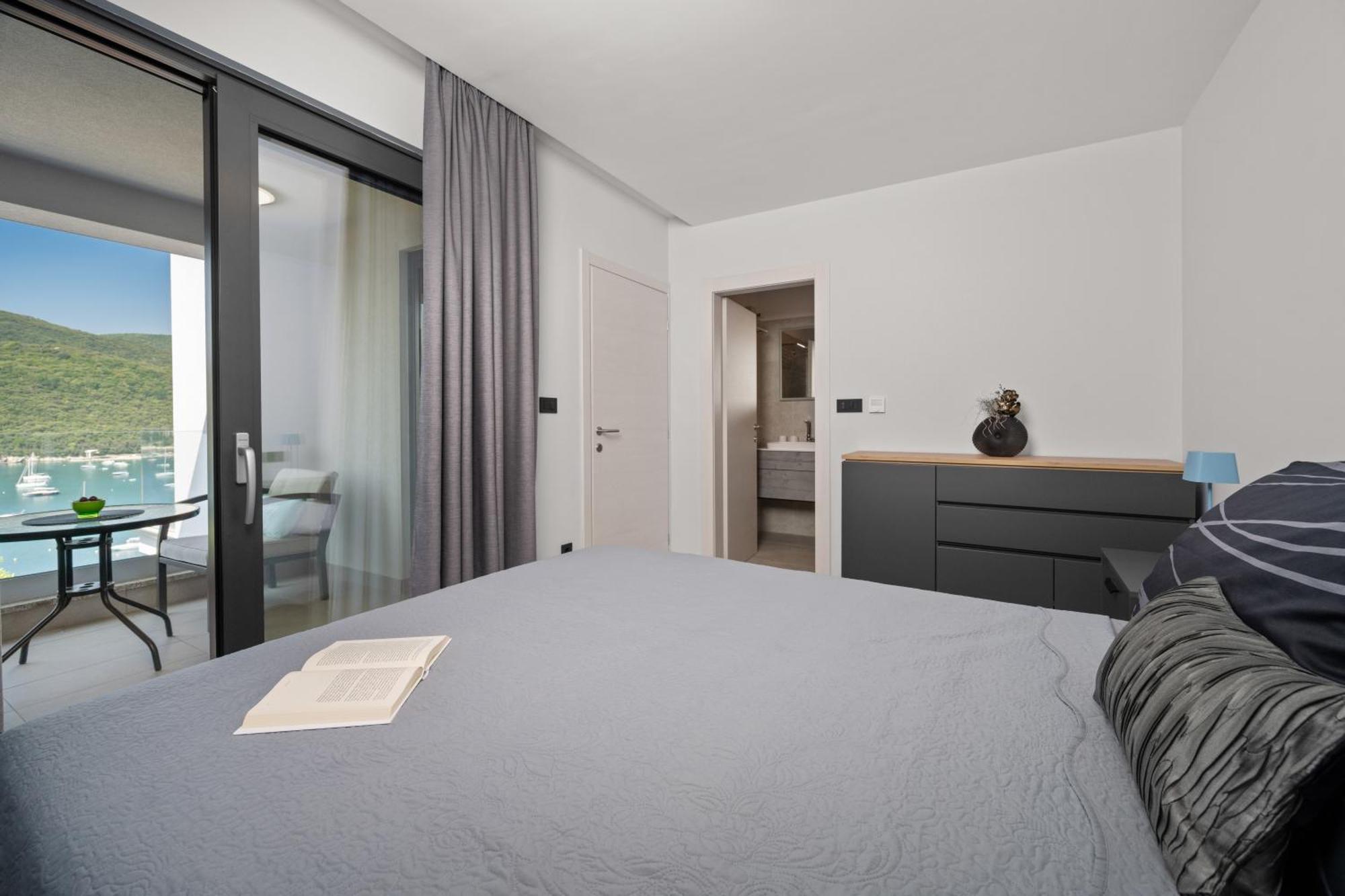 Apartment Mirella 2 Rabac Bagian luar foto